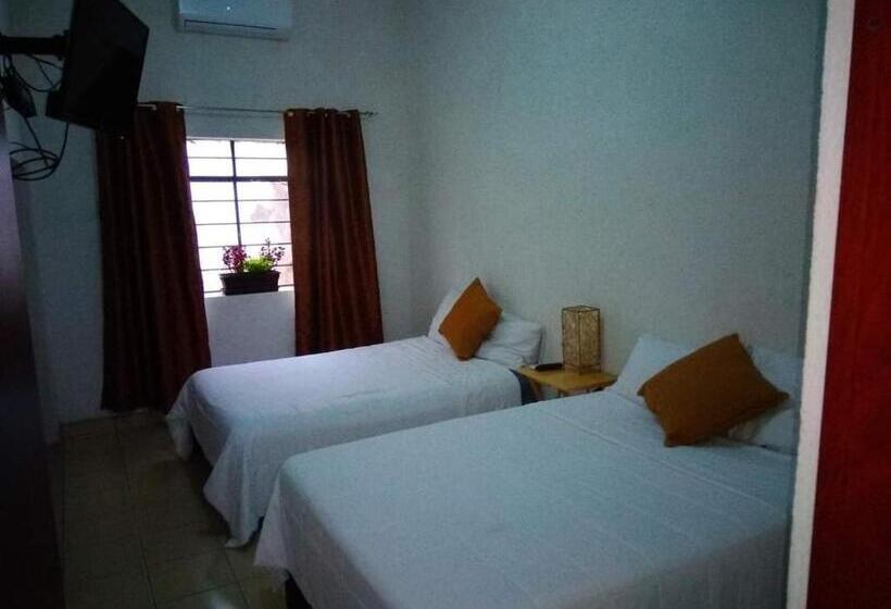 بنسيون Los Arcos