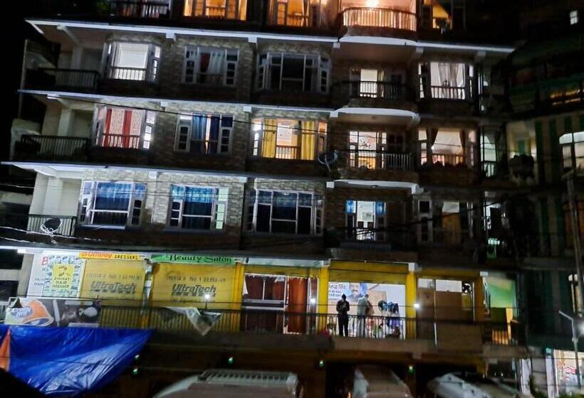 펜션 Shimla Regency