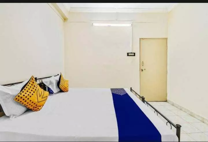 Pop Hotel C & S