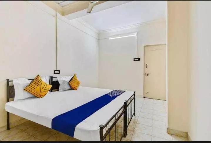 Pop Hotel C & S