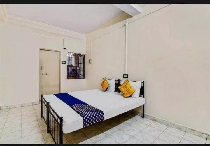 Pop Hotel C & S