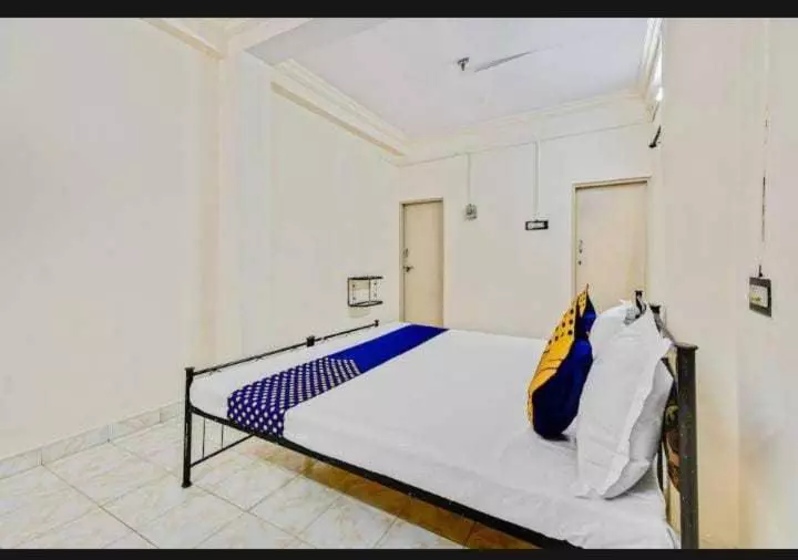 Pop Hotel C & S