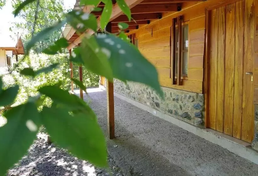 ユースホステル Cabañas Brisas Del Bosque