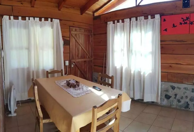 ユースホステル Cabañas Brisas Del Bosque