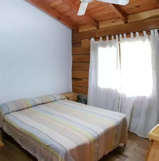 ユースホステル Cabañas Brisas Del Bosque