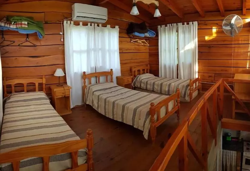 ユースホステル Cabañas Brisas Del Bosque