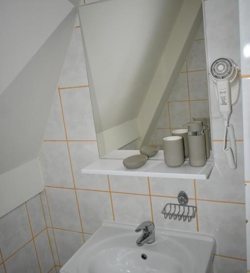 تختخواب و صبحانه Pansion Zlatna Zita