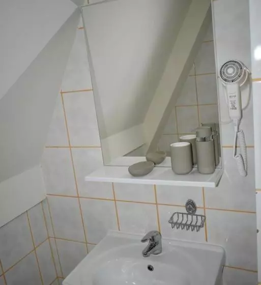 تختخواب و صبحانه Pansion Zlatna Zita