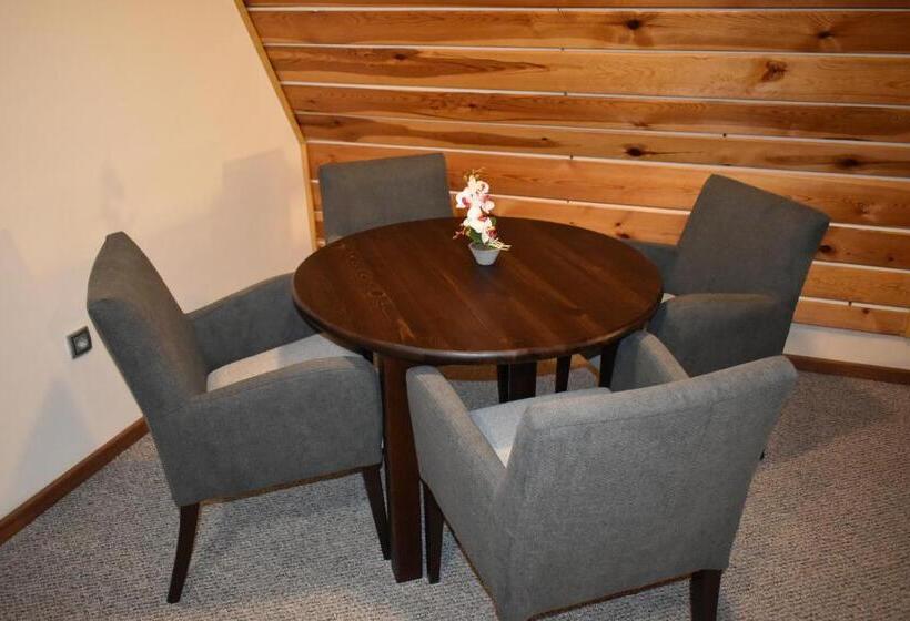 تختخواب و صبحانه Pansion Zlatna Zita