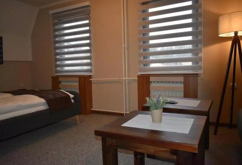 تختخواب و صبحانه Pansion Zlatna Zita