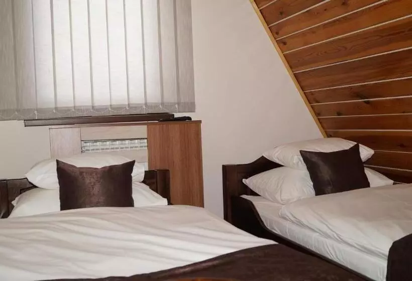 تختخواب و صبحانه Pansion Zlatna Zita