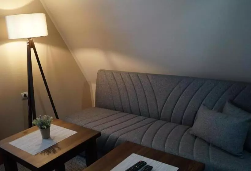 تختخواب و صبحانه Pansion Zlatna Zita