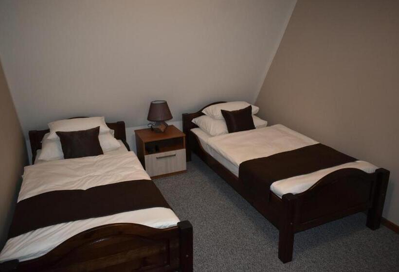 تختخواب و صبحانه Pansion Zlatna Zita