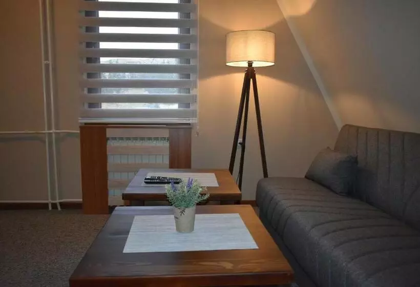 تختخواب و صبحانه Pansion Zlatna Zita