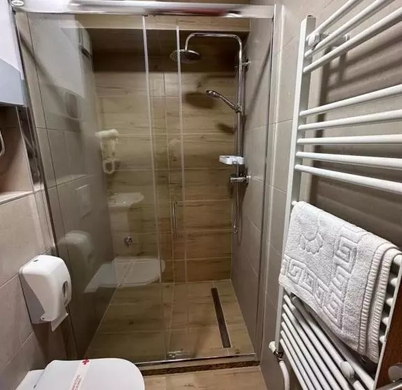 تختخواب و صبحانه Pansion Zlatna Zita