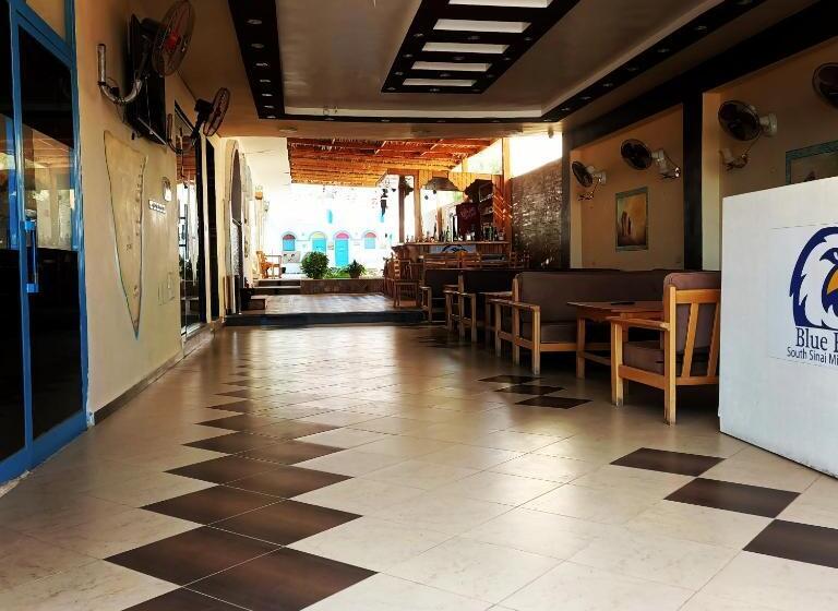 هتل Blue Bird Village