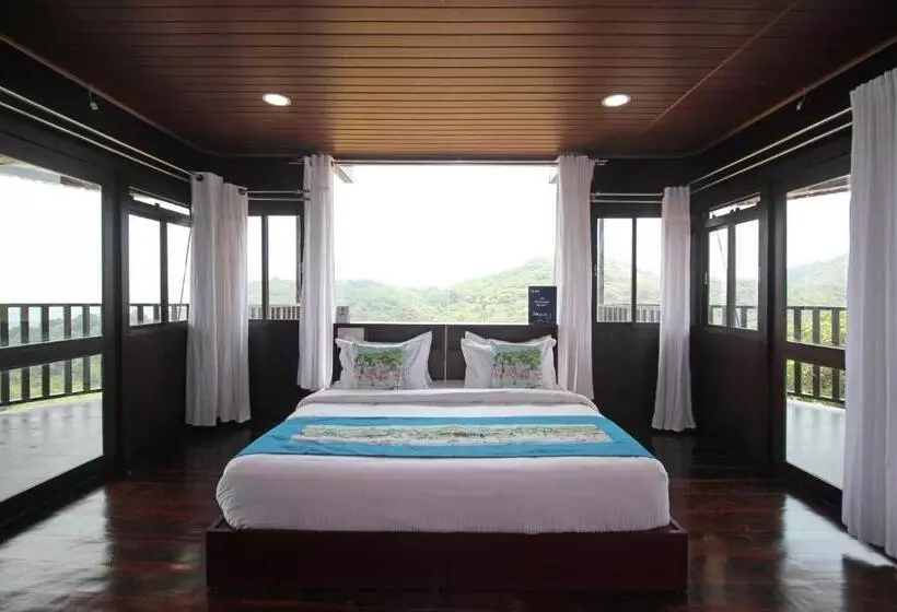 ホテル Capital O Coorg Treehouse