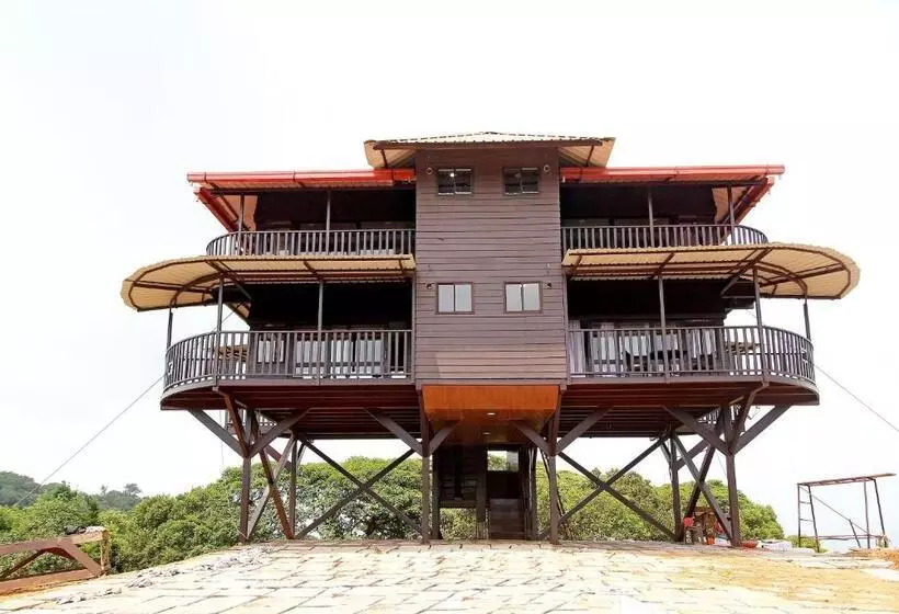 ホテル Capital O Coorg Treehouse