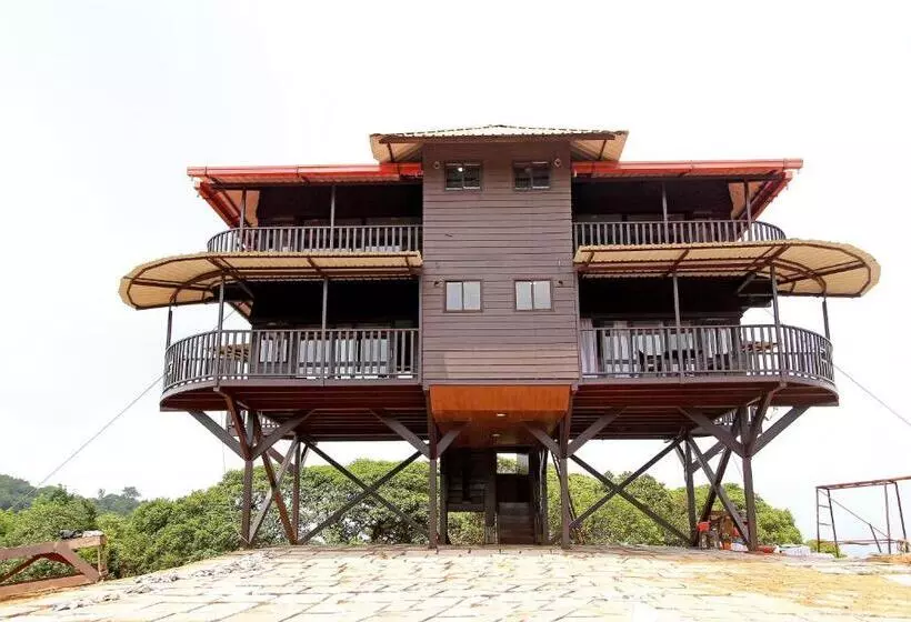 ホテル Capital O Coorg Treehouse