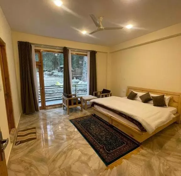 ホテル Green Park Kasol