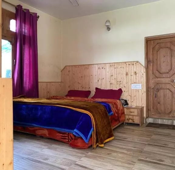 ホテル Green Park Kasol