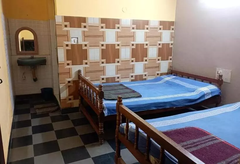 ホテル Padmambika Lodge