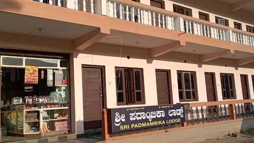 ホテル Padmambika Lodge