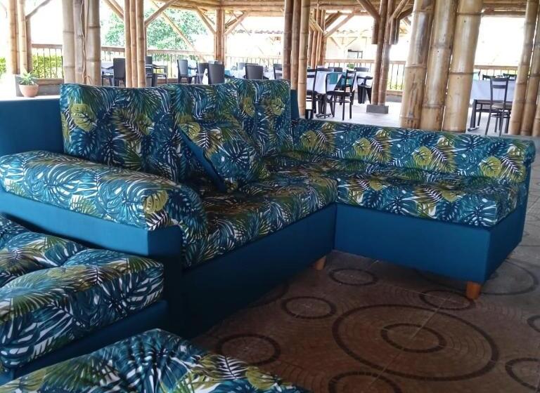 هتل Puerta Del Cafe