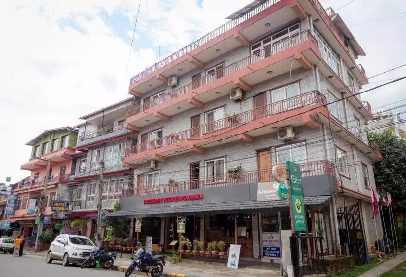 هتل Rosemary Homes Pokhara