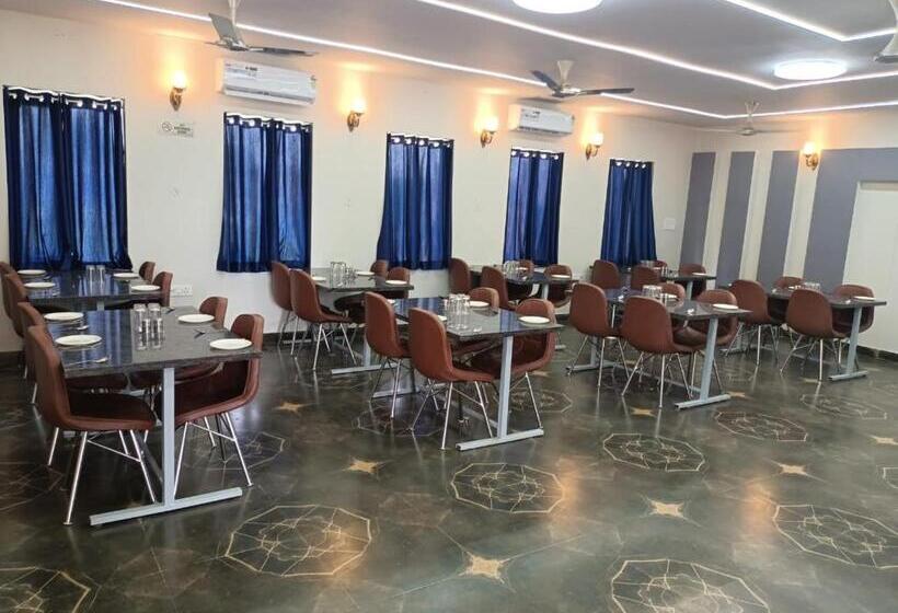 Отель Sparsh Canopy Resort