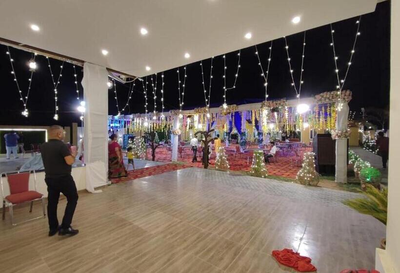 Отель Sparsh Canopy Resort