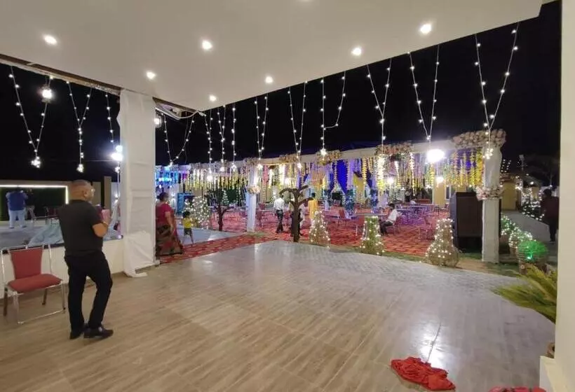 ホテル Sparsh Canopy Resort