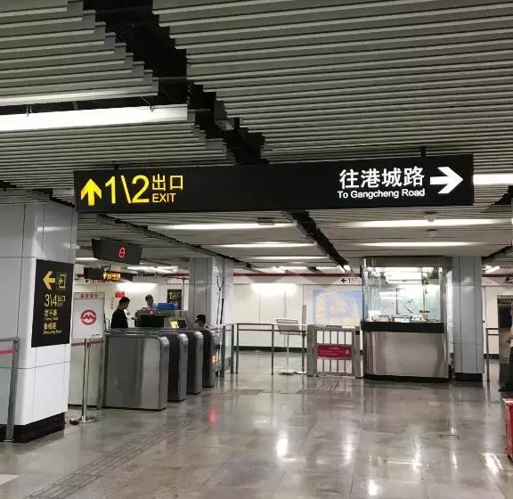 Hotelli Sripiamsuk Resort Bangkok