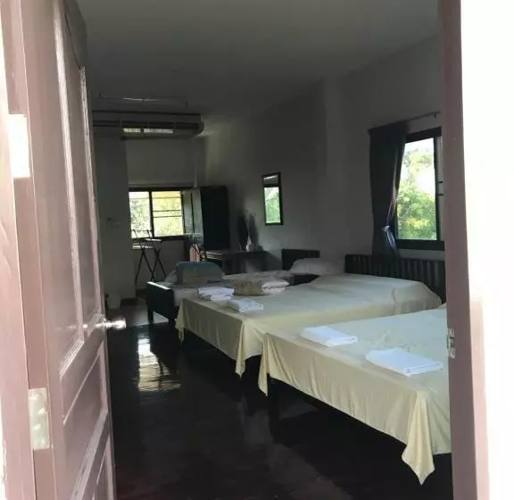 Hotelli Sripiamsuk Resort Bangkok