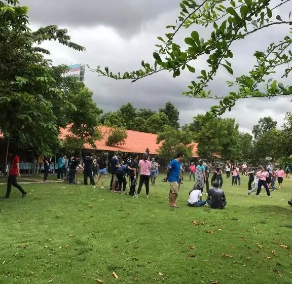 Hotelli Sripiamsuk Resort Bangkok