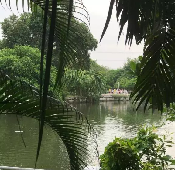 Hotelli Sripiamsuk Resort Bangkok