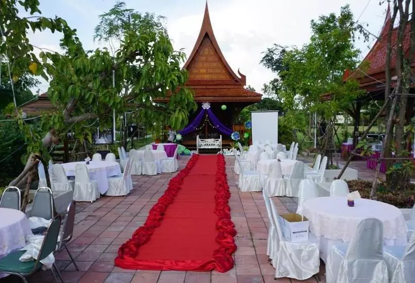 Hotelli Sripiamsuk Resort Bangkok