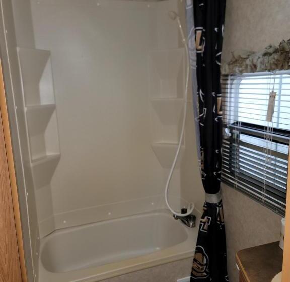 پانسیون Always Summer Inn Bay Front