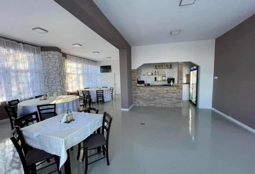 ペンション Guest House Zoreni