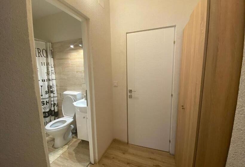 ペンション Guest House Zoreni