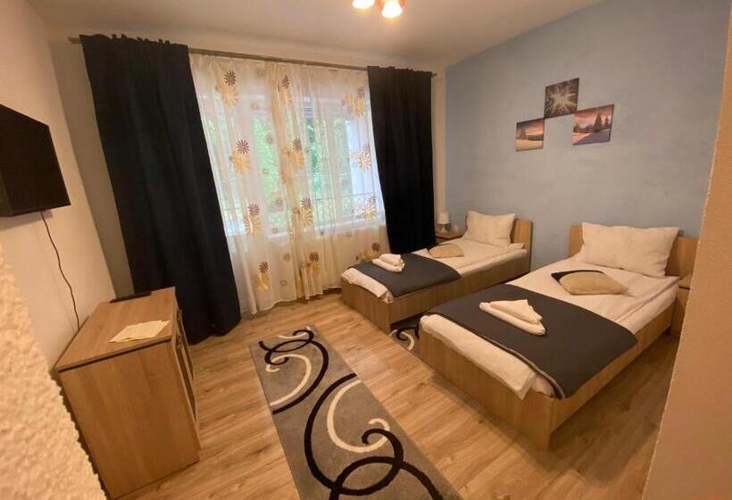 ペンション Guest House Zoreni