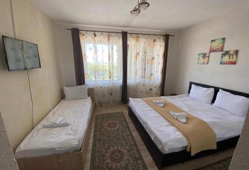 ペンション Guest House Zoreni