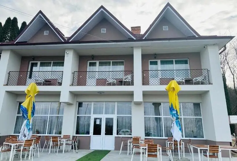 ペンション Guest House Zoreni