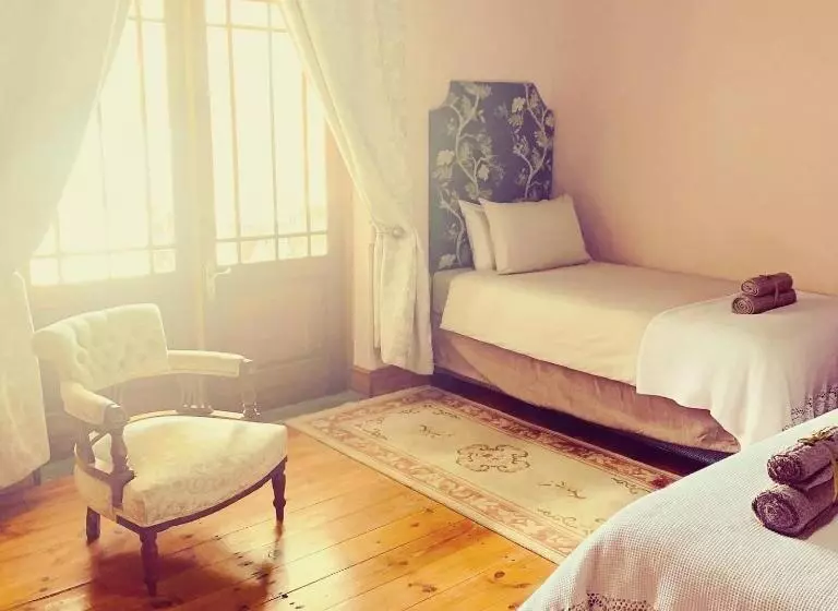 ペンション Lord Carnarvon Guesthouse