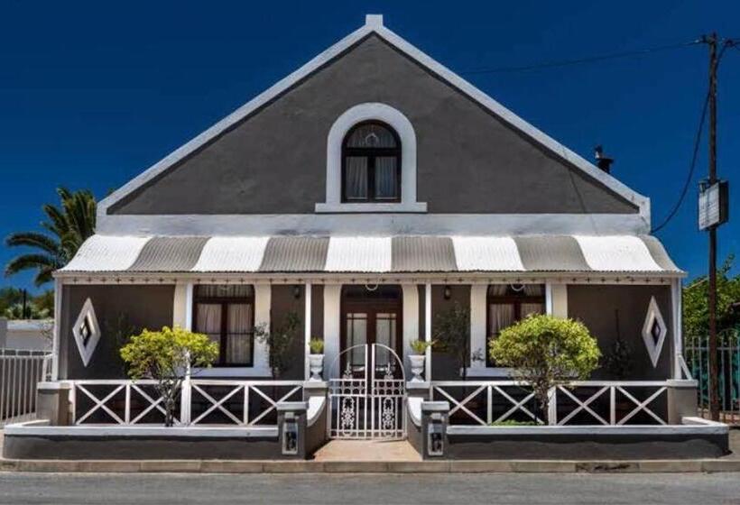 Пансион Lord Carnarvon Guesthouse