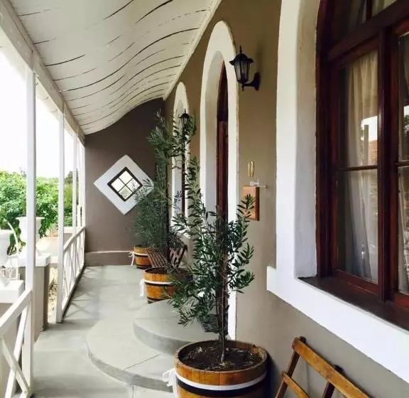 ペンション Lord Carnarvon Guesthouse