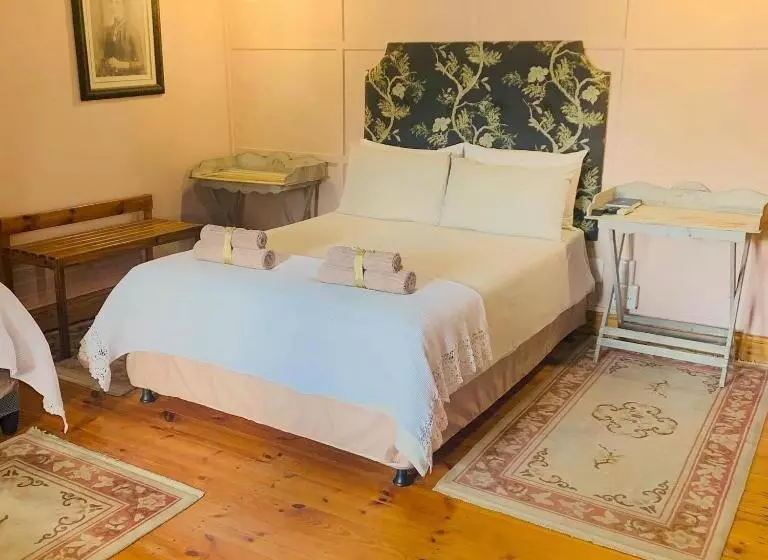 ペンション Lord Carnarvon Guesthouse