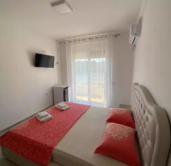 پانسیون Seafront Apartments