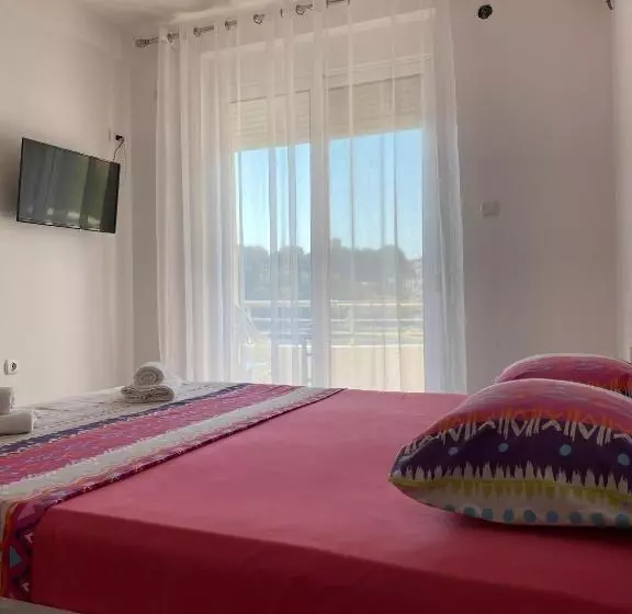 پانسیون Seafront Apartments