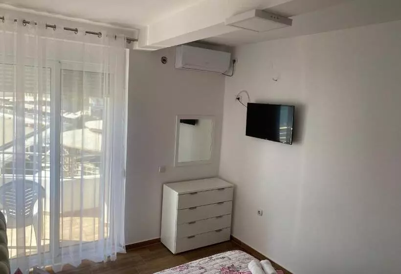 پانسیون Seafront Apartments